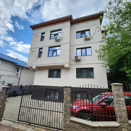 Boutique City Retreats Apartments Iasi Luaran gambar